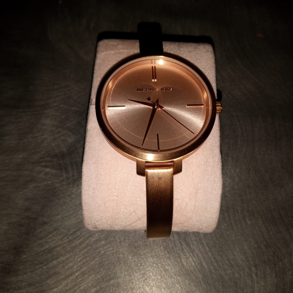 Michael kors rose gold watch